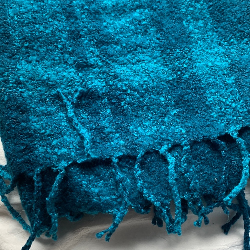 Turquoise GAP scarf never used tags on